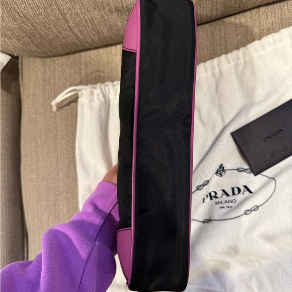 EUC 100% Authentic Prada Nylon and Leather Purse - Picture 6 of 10